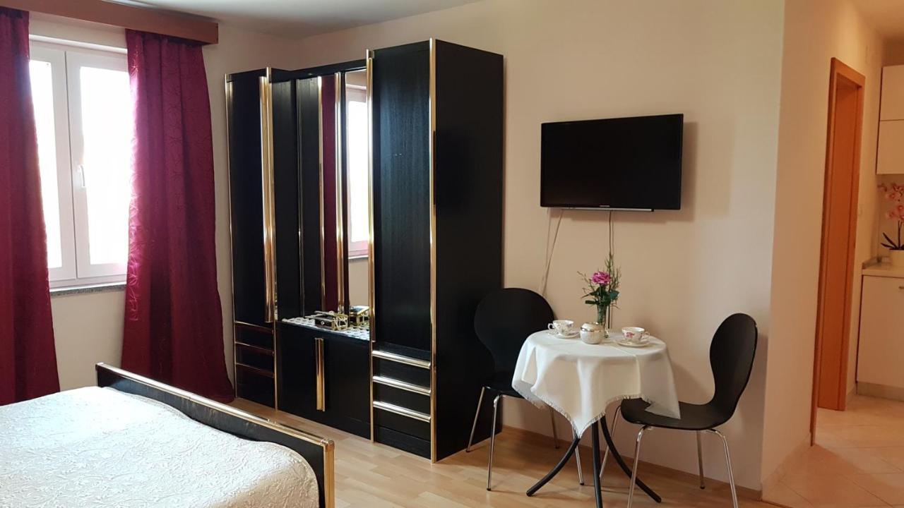 מאלינסקה Apartmani Diva מראה חיצוני תמונה